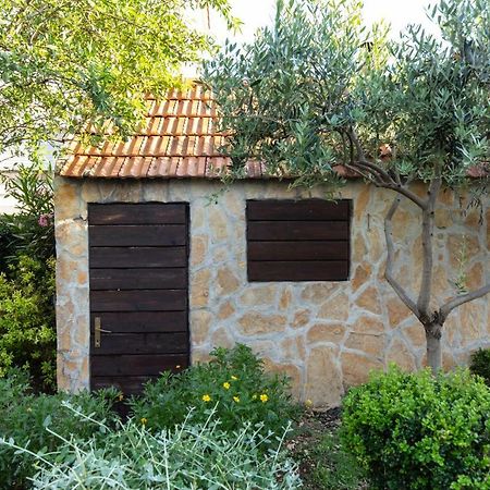Ferienwohnung Apartman Topic Kaštela Exterior foto