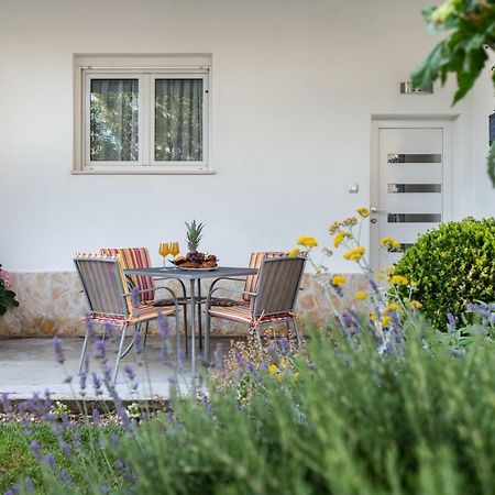 Ferienwohnung Apartman Topic Kaštela Exterior foto