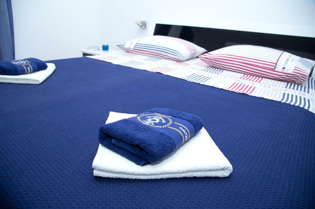 Ferienwohnung Apartman Topic Kaštela Exterior foto