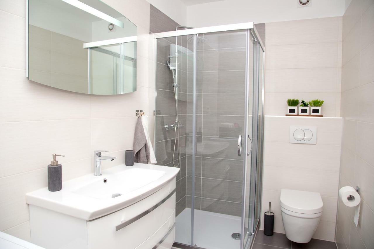 Ferienwohnung Apartman Topic Kaštela Exterior foto