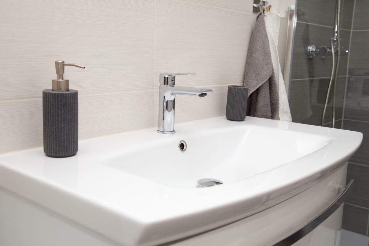Ferienwohnung Apartman Topic Kaštela Exterior foto