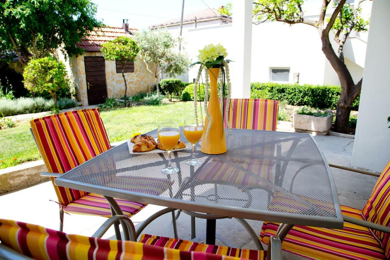 Ferienwohnung Apartman Topic Kaštela Exterior foto