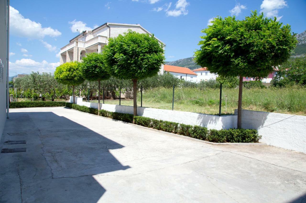 Ferienwohnung Apartman Topic Kaštela Exterior foto
