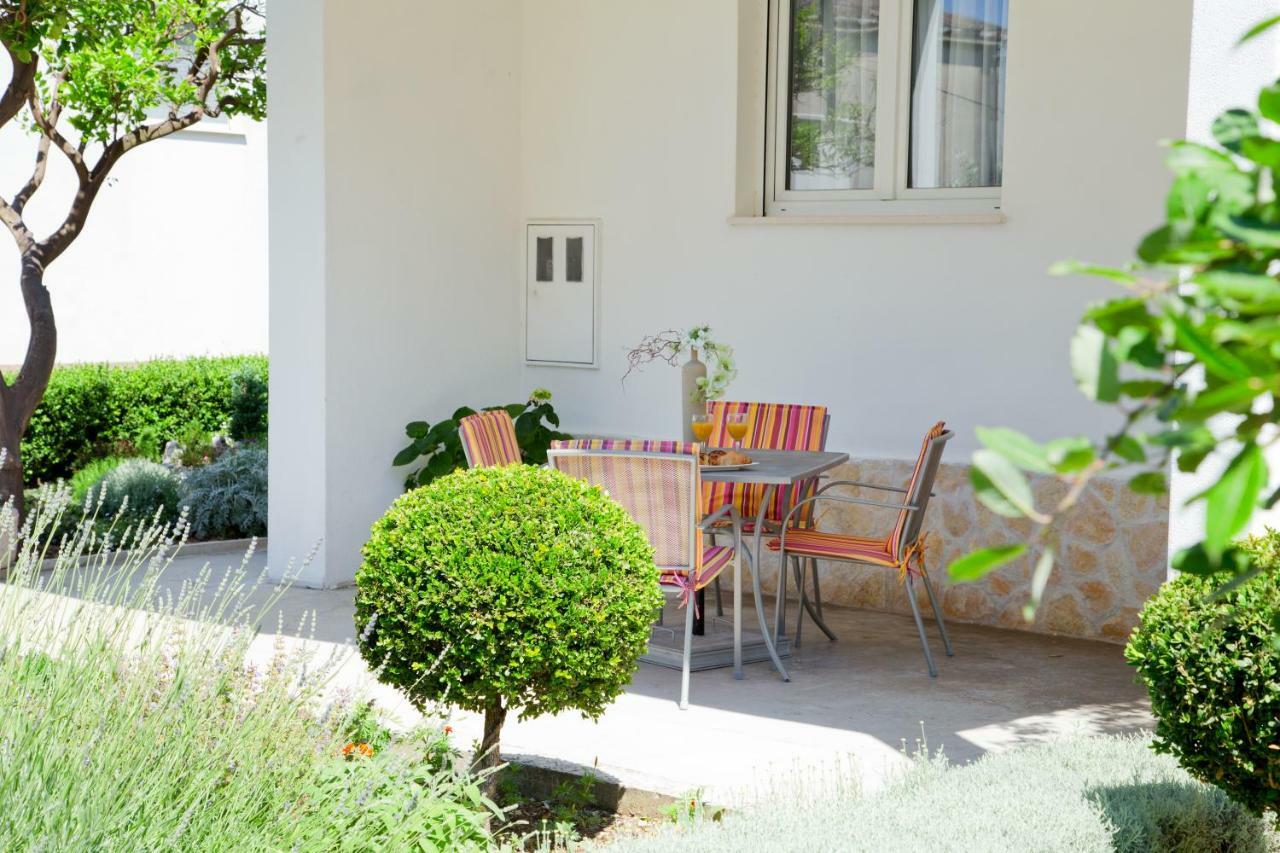 Ferienwohnung Apartman Topic Kaštela Exterior foto