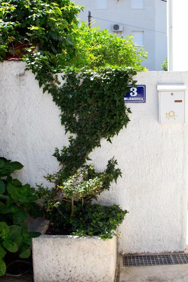 Ferienwohnung Apartman Topic Kaštela Exterior foto