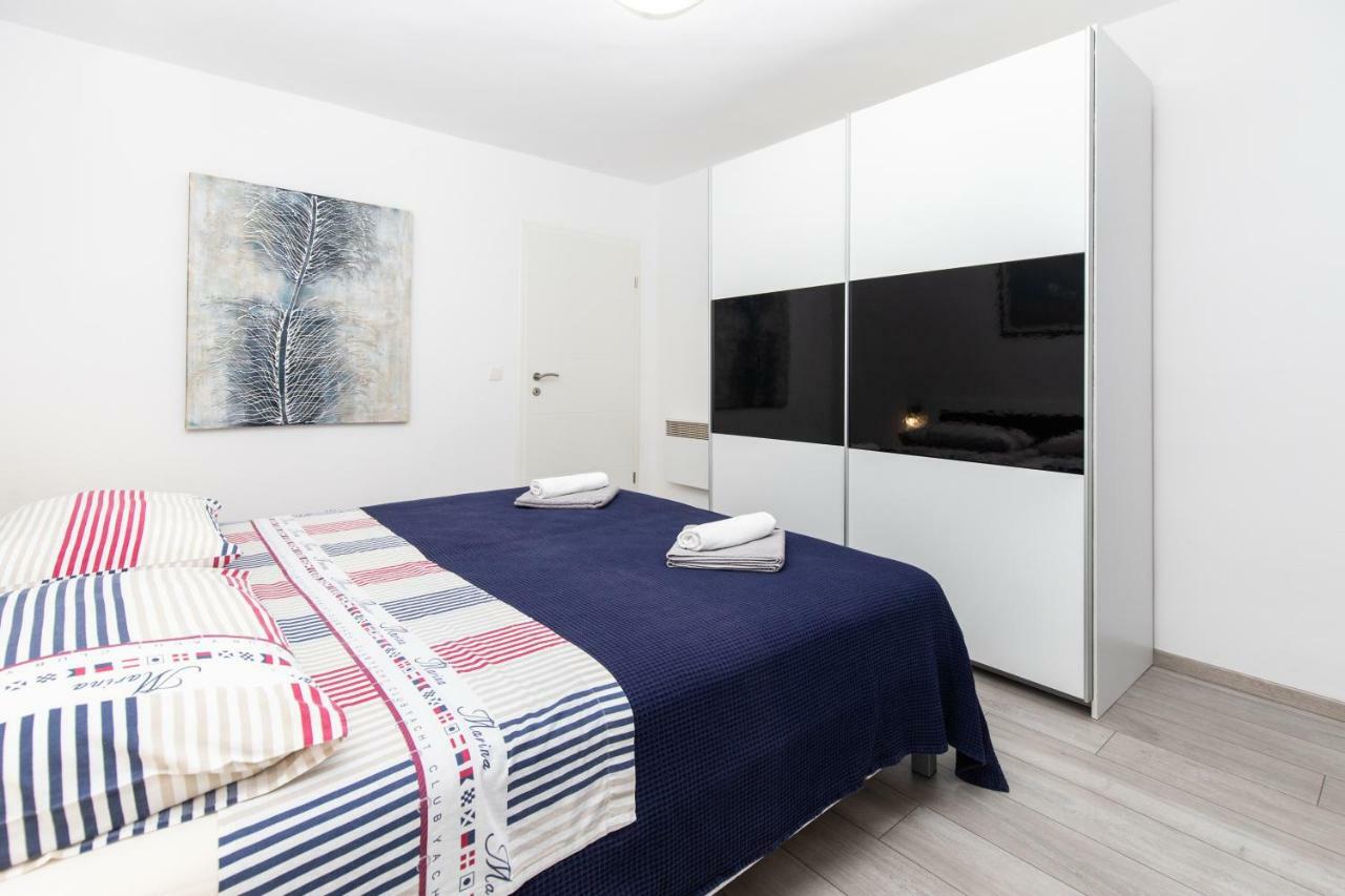 Ferienwohnung Apartman Topic Kaštela Exterior foto