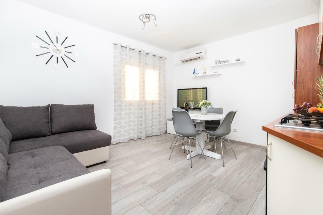 Ferienwohnung Apartman Topic Kaštela Exterior foto