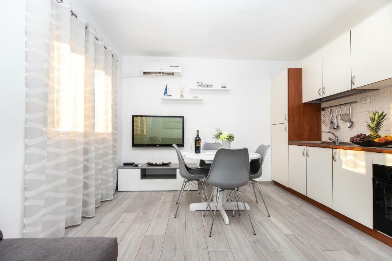 Ferienwohnung Apartman Topic Kaštela Exterior foto