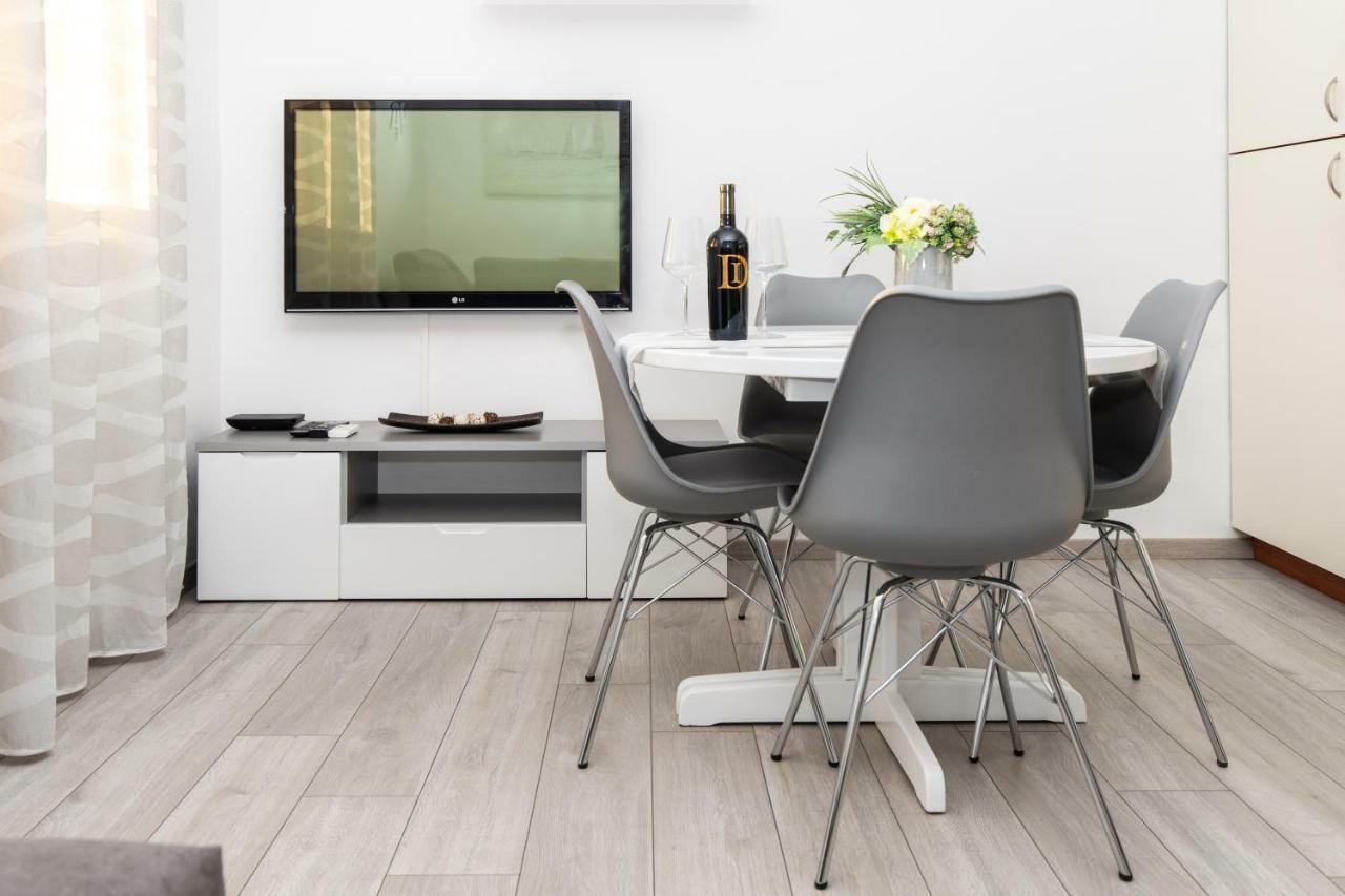Ferienwohnung Apartman Topic Kaštela Exterior foto