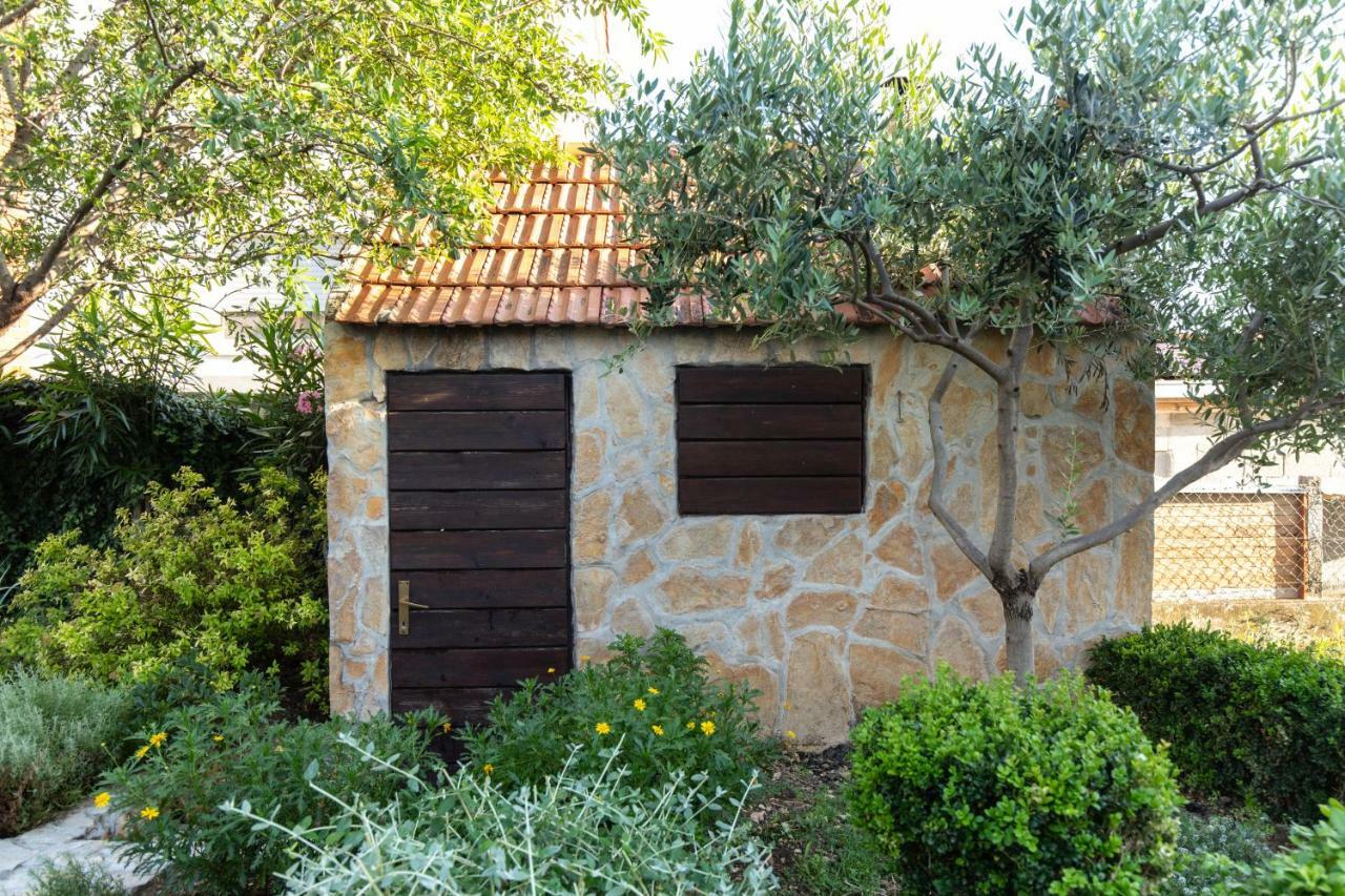 Ferienwohnung Apartman Topic Kaštela Exterior foto