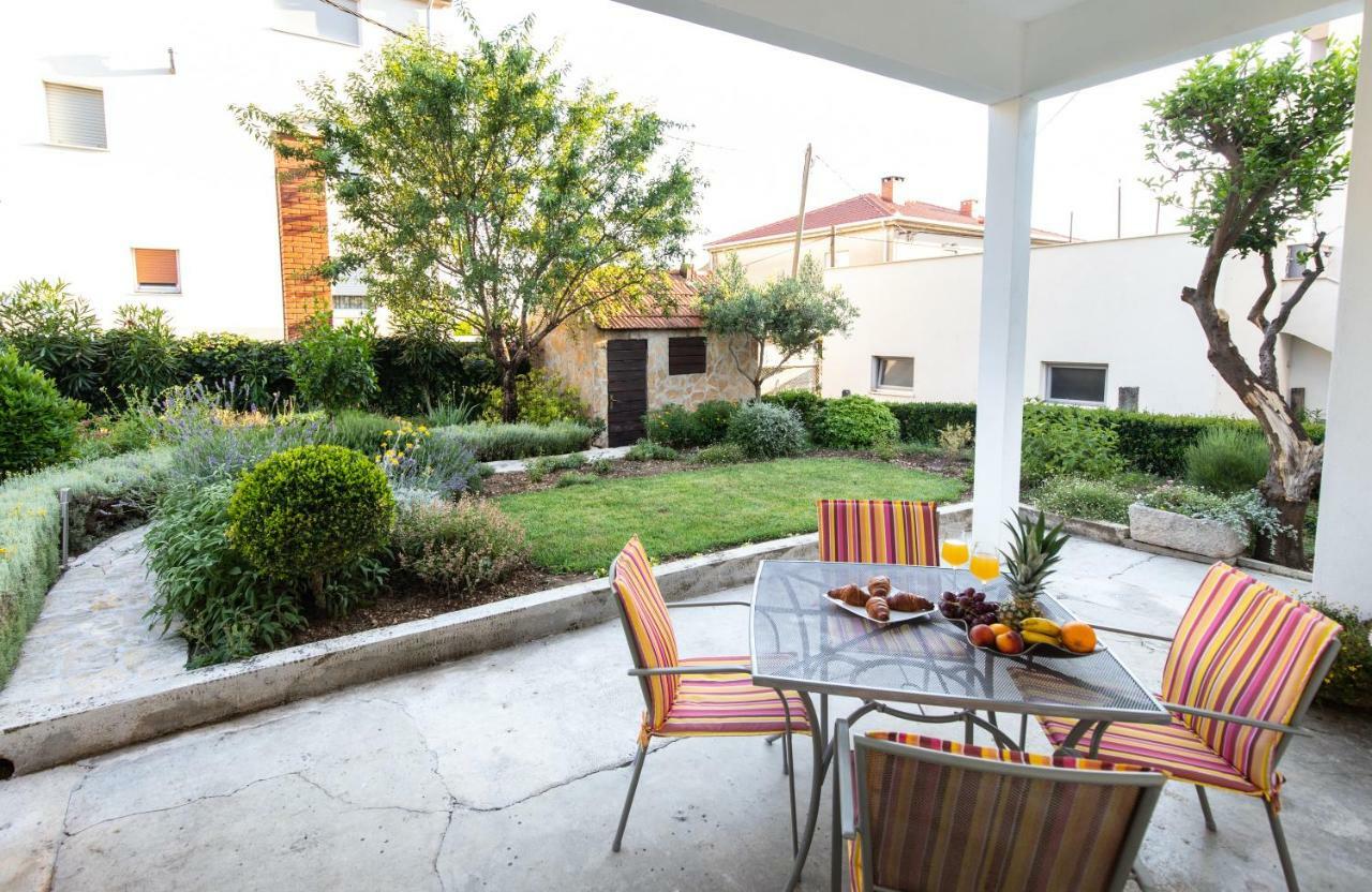 Ferienwohnung Apartman Topic Kaštela Exterior foto
